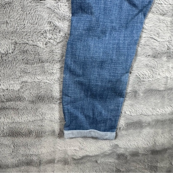 Levi's Blue Ankle Cropped Jeans with Distressed Detail - Picture 14 of 14